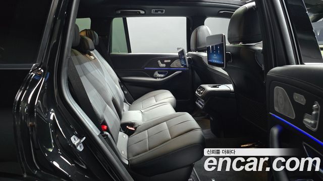 Mercedes-Benz GLS-Class 2024 — photo 17
