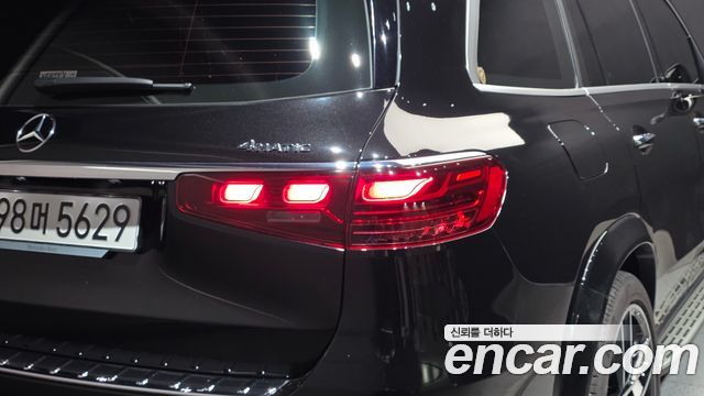 Mercedes-Benz GLS-Class 2024 — photo 9