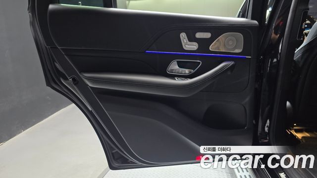 Mercedes-Benz GLS-Class 2024 — photo 15