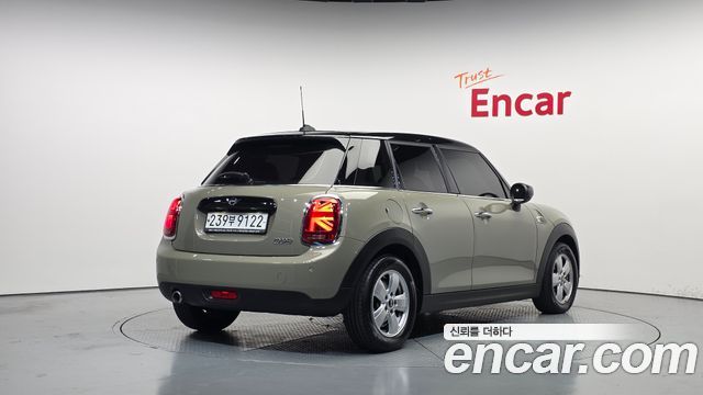 Mini Cooper 2020 — photo 2