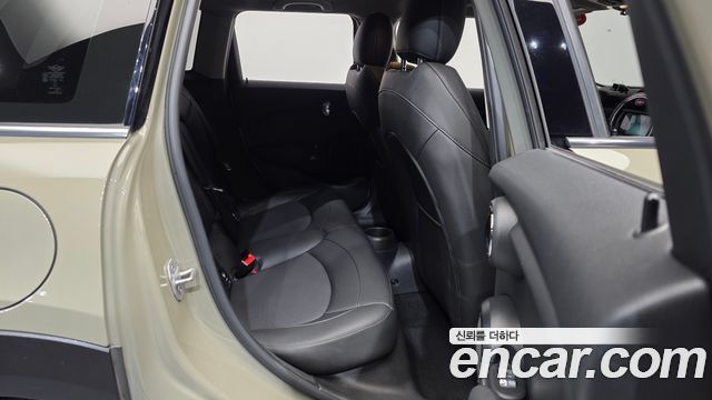 Mini Cooper 2020 — photo 18