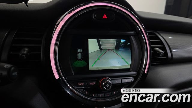 Mini Cooper 2020 — photo 22