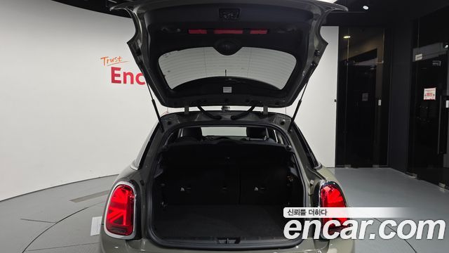 Mini Cooper 2020 — photo 26