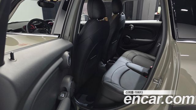 Mini Cooper 2020 — photo 16