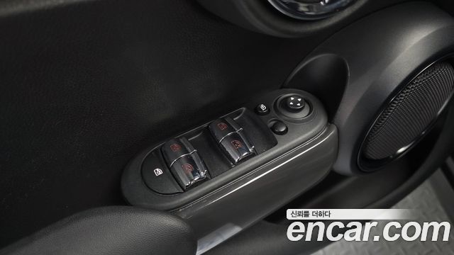 Mini Cooper 2020 — photo 27