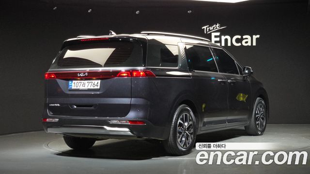Kia Canival 2022 — photo 2