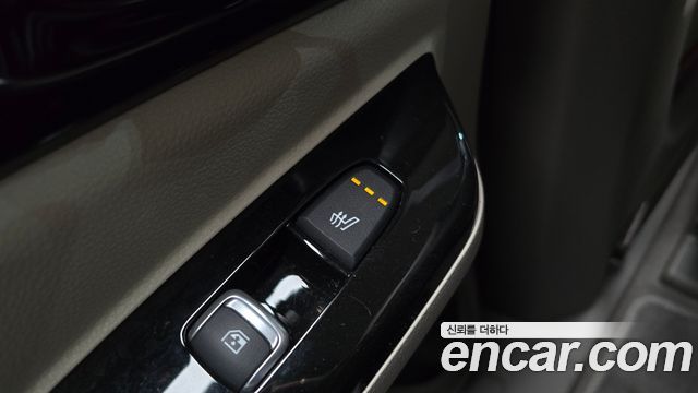 Kia Canival 2022 — photo 17