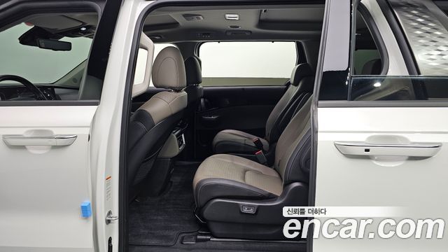 Kia Canival 2025 — photo 18