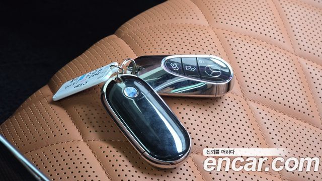 Mercedes-Benz S-Class 2022 — photo 24