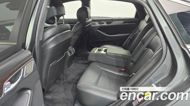 Genesis G80 2018 — photo 11