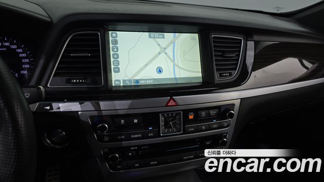 Genesis G80 2018 — photo 12