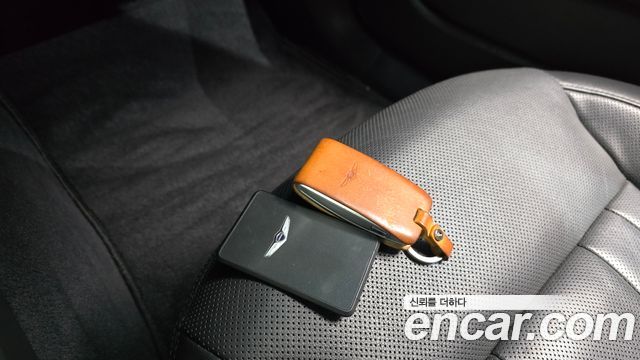 Genesis G80 2018 — photo 15