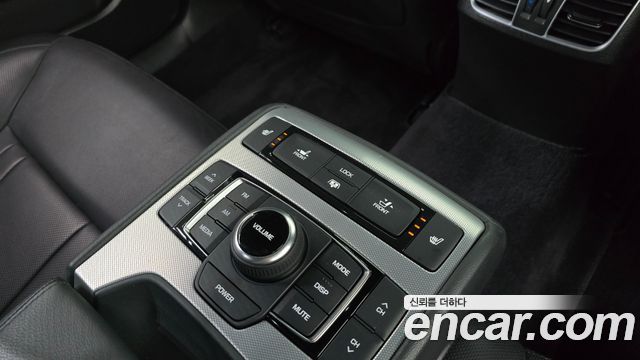 Genesis G80 2018 — photo 18