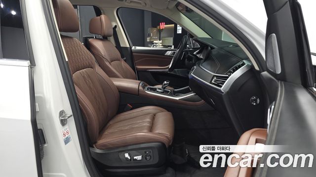 BMW X7 2021 — photo 17