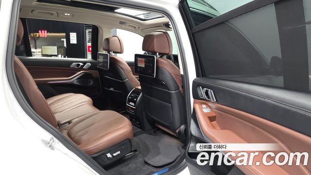 BMW X7 2021 — photo 18