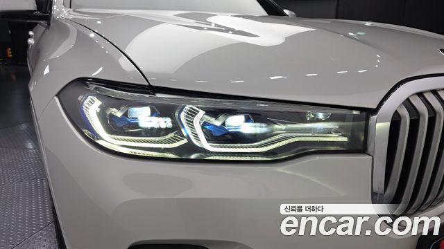 BMW X7 2021 — photo 8