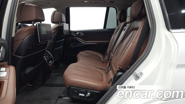 BMW X7 2021 — photo 16