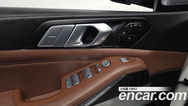 BMW X7 2021 — photo 28