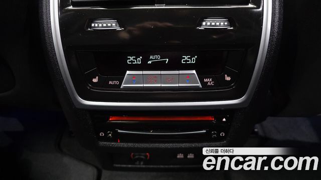 BMW X7 2021 — photo 29