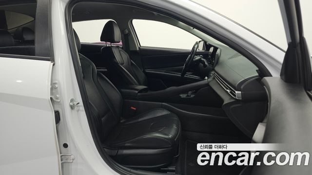 Hyundai AVANTE 2021 — photo 13