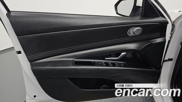 Hyundai AVANTE 2021 — photo 14