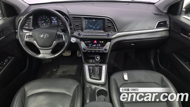 Hyundai AVANTE 2016 — photo 10