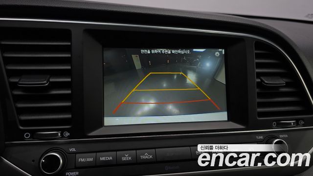 Hyundai AVANTE 2016 — photo 21