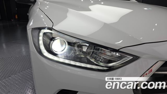 Hyundai AVANTE 2016 — photo 8