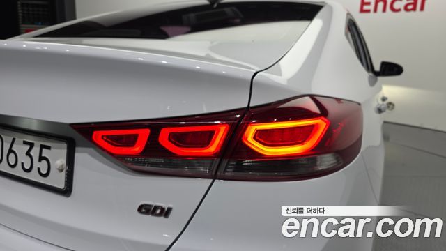 Hyundai AVANTE 2016 — photo 9