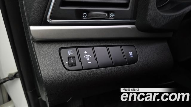 Hyundai AVANTE 2016 — photo 28
