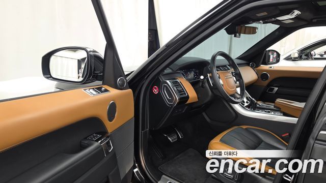 Land Rover Range Rover Sport 2019 — photo 13