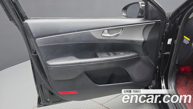 Kia K3 2019 — photo 14