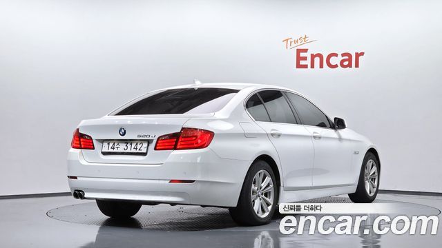 BMW 5-Series 2013 — photo 2