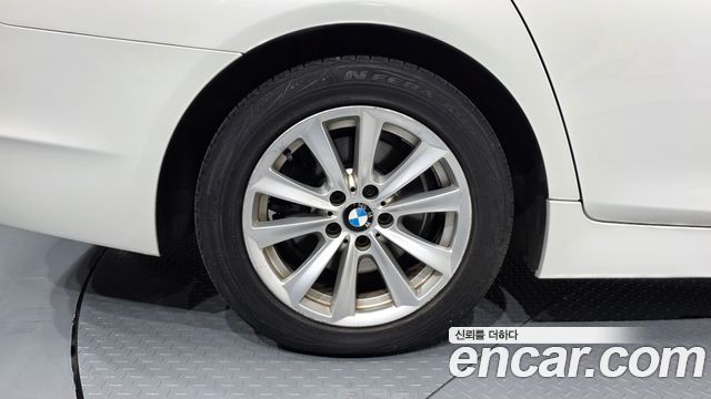 BMW 5-Series 2013 — photo 5