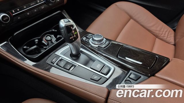 BMW 5-Series 2013 — photo 12