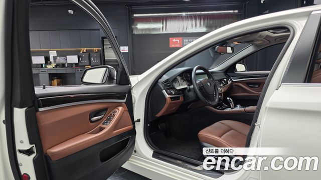 BMW 5-Series 2013 — photo 13