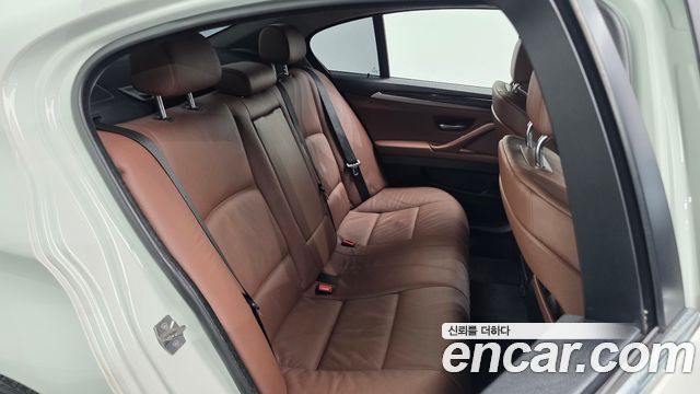 BMW 5-Series 2013 — photo 17