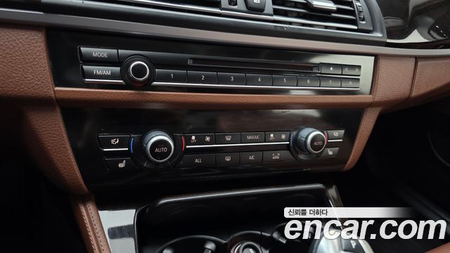 BMW 5-Series 2013 — photo 24