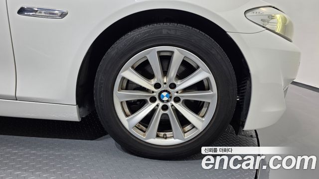 BMW 5-Series 2013 — photo 7