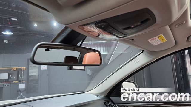 BMW 5-Series 2013 — photo 31