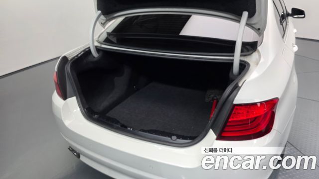 BMW 5-Series 2013 — photo 34