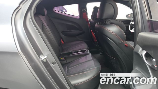 Hyundai Veloster 2018 — photo 17