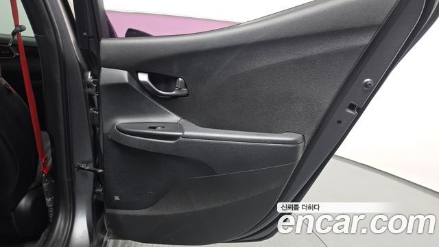 Hyundai Veloster 2018 — photo 15