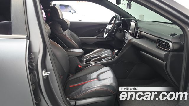 Hyundai Veloster 2018 — photo 16