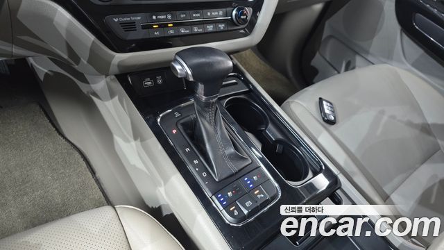Kia Canival 2017 — photo 12