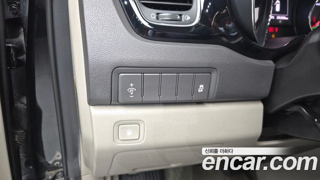 Kia Canival 2017 — photo 21