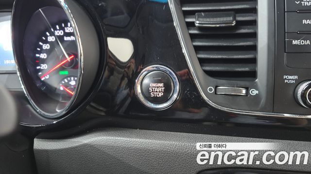 Kia Canival 2017 — photo 23