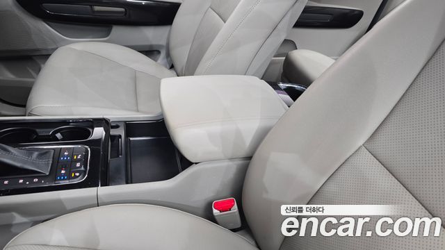 Kia Canival 2017 — photo 28