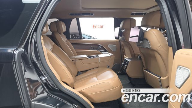 Land Rover Range Rover 2023 — photo 17
