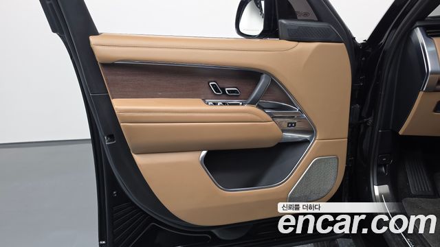 Land Rover Range Rover 2023 — photo 14